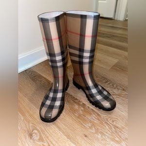 Gorgeous Burberry Rain Boots